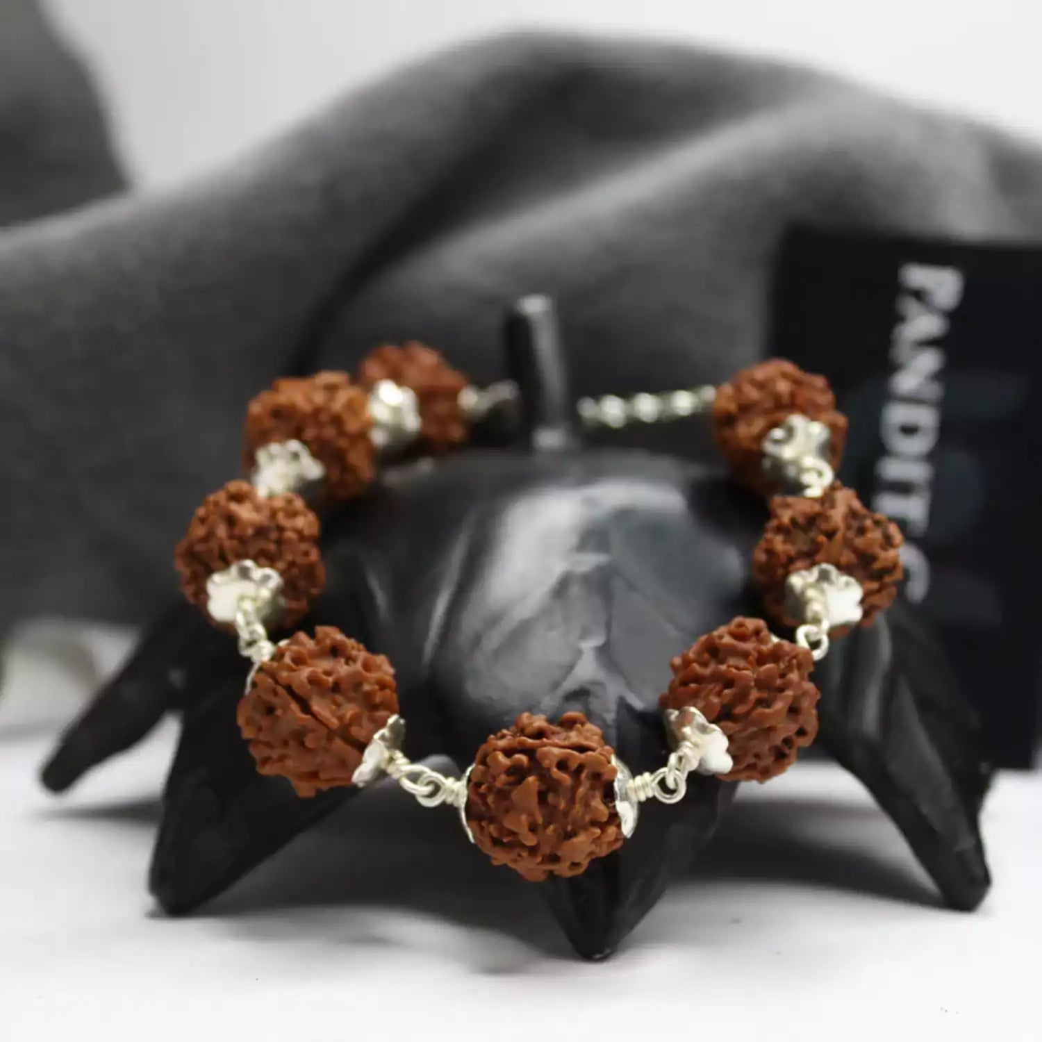 1 Mukhi Rudraksha Bracelet - To Prevents Poverty & Gain Fame
