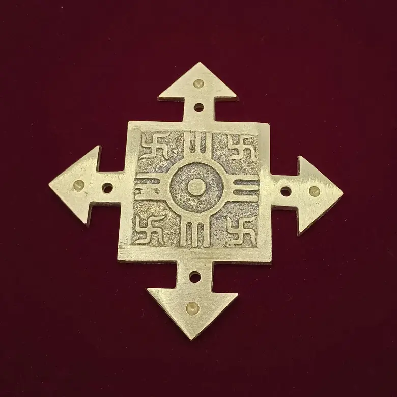 Four Direction Arrow with Swastik Plate